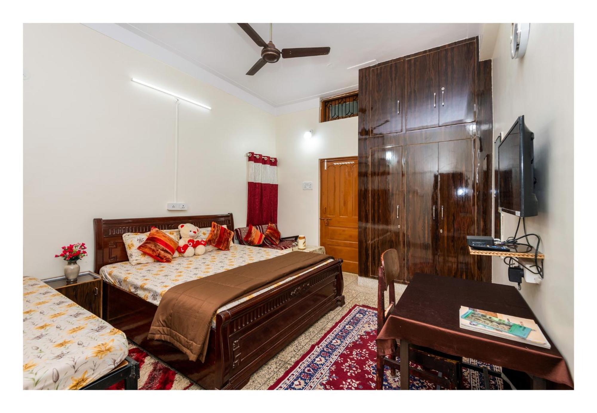 Jaiswal Homestay Jabalpur Extérieur photo