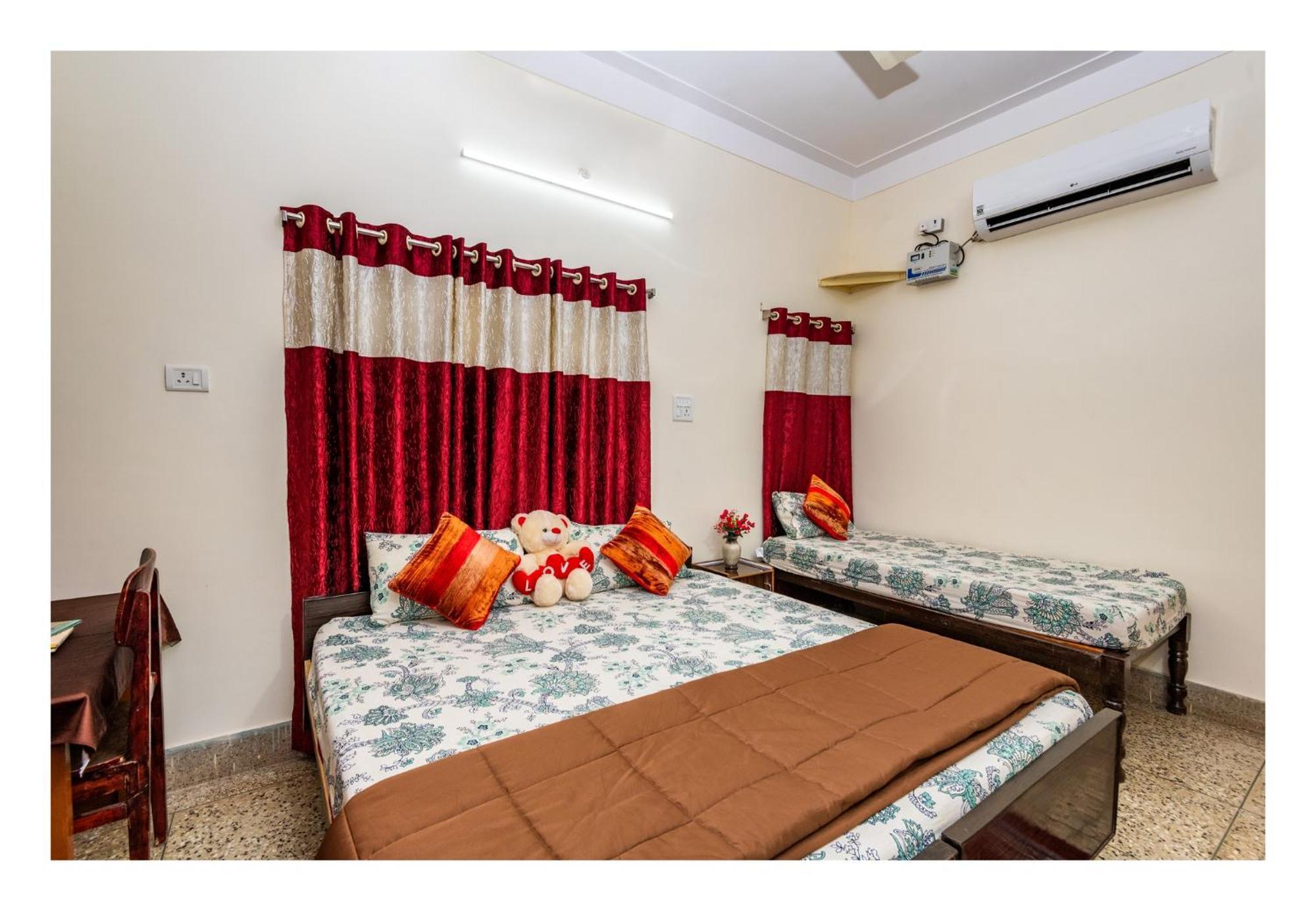 Jaiswal Homestay Jabalpur Extérieur photo